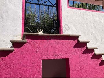 Hermosa Casa estilo Mexicano, amplia en fraccionamiento campestre muy seguro