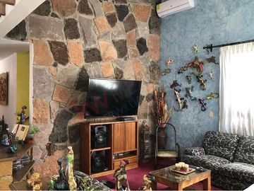 Hermosa Casa estilo Mexicano, amplia en fraccionamiento campestre muy seguro