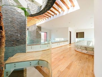 ESPECTACULAR CASA EN VENTA EN VILLAS DEL MESÓN JURIQUILLA
