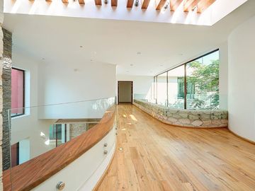ESPECTACULAR CASA EN VENTA EN VILLAS DEL MESÓN JURIQUILLA