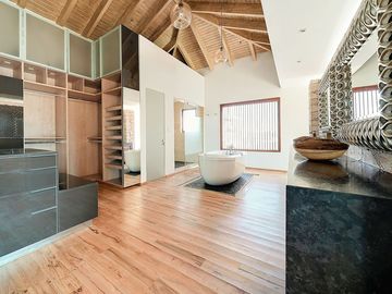 ESPECTACULAR CASA EN VENTA EN VILLAS DEL MESÓN JURIQUILLA