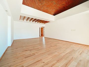 ESPECTACULAR CASA EN VENTA EN VILLAS DEL MESÓN JURIQUILLA