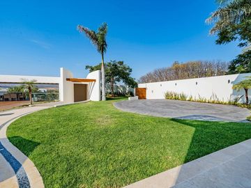 ESPECTACULAR CASA EN VENTA EN VILLAS DEL MESÓN JURIQUILLA