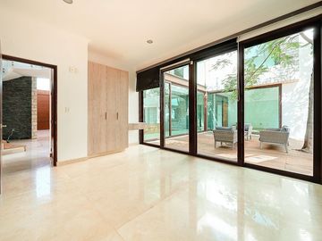 ESPECTACULAR CASA EN VENTA EN VILLAS DEL MESÓN JURIQUILLA