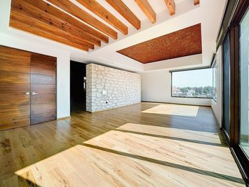ESPECTACULAR CASA EN VENTA EN VILLAS DEL MESÓN JURIQUILLA