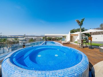 ESPECTACULAR CASA EN VENTA EN VILLAS DEL MESÓN JURIQUILLA