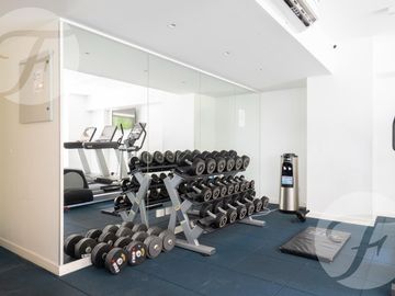 Departamento 4 Ambientes en Venta en Marquis Belgrano R - Cochera, Balcón y Amenities de Lujo