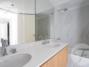 Departamento 4 Ambientes en Venta en Marquis Belgrano R - Cochera, Balcón y Amenities de Lujo