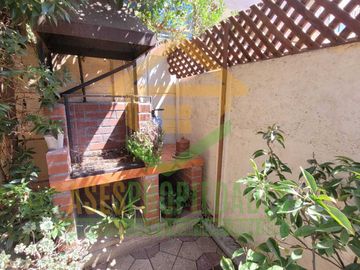 HERMOSA CASA AISLADA EN CONDOMINIO PRIVADO LA CRUZ