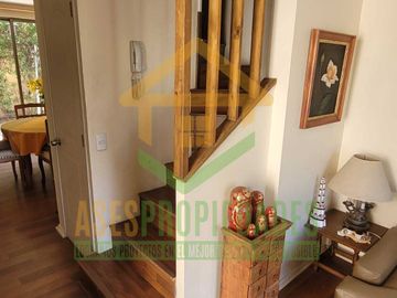 HERMOSA CASA AISLADA EN CONDOMINIO PRIVADO LA CRUZ
