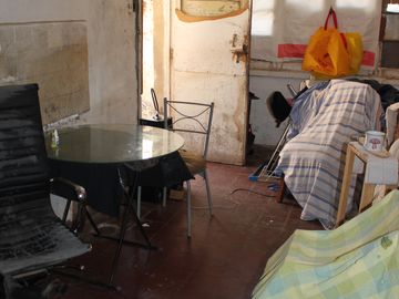 SE VENDE CASA CON 5 DORMITORIOS Y 560 MTS