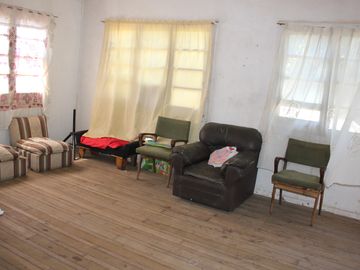 SE VENDE CASA CON 5 DORMITORIOS Y 560 MTS