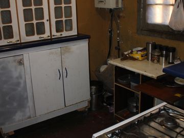 SE VENDE CASA CON 5 DORMITORIOS Y 560 MTS