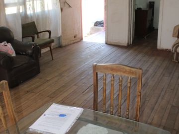 SE VENDE CASA CON 5 DORMITORIOS Y 560 MTS