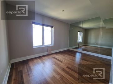 CASA EN VENTA EN LOMAS DEL SANTUARIO