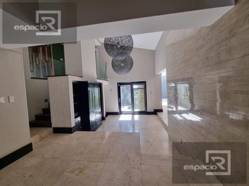 CASA EN VENTA EN LOMAS DEL SANTUARIO
