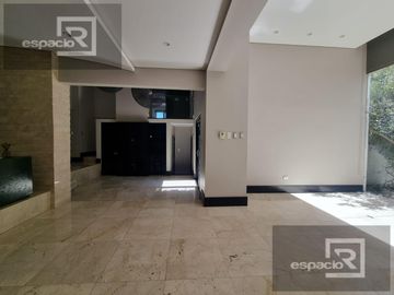 CASA EN VENTA EN LOMAS DEL SANTUARIO