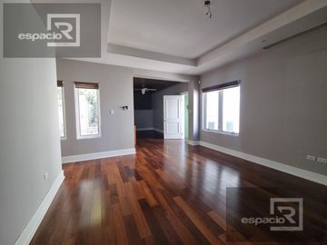 CASA EN VENTA EN LOMAS DEL SANTUARIO