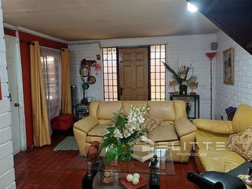 Casa en Venta en VAG (13.479) Casa en Venta en Calle los Mañíos con Los Plátanos