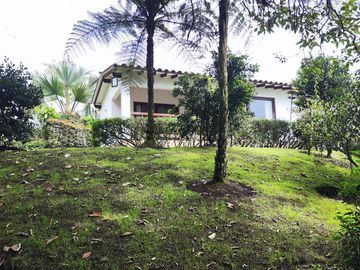 VENTA CASA CAMPESTRE EN EL RETIRO CERCA A TODO