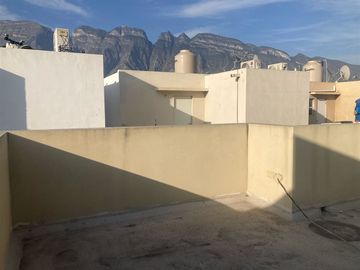 CASA EN VENTA EN ZONA LA FAMA