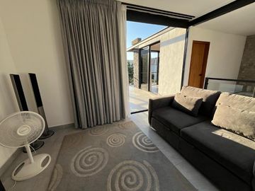 Casa con alberca en Los Robles, Coto Helechos