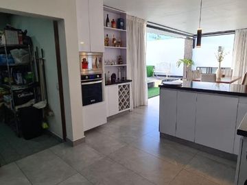 Casa con alberca en Los Robles, Coto Helechos
