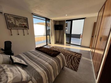 Casa con alberca en Los Robles, Coto Helechos