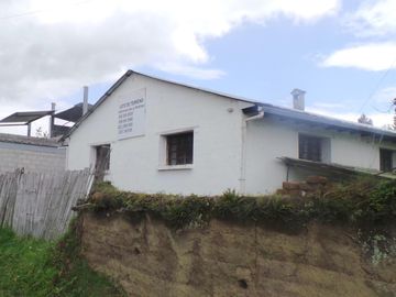 Casa y  terreno en Venta, Sector Chiriboga BPWEN