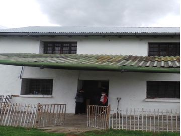 Casa y  terreno en Venta, Sector Chiriboga BPWEN