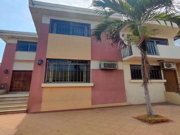 Casa en Venta Barrio Manuel Cordova, Manta, Manabi BPWenD
