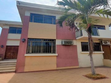Casa en Venta Barrio Manuel Cordova, Manta, Manabi BPWenD
