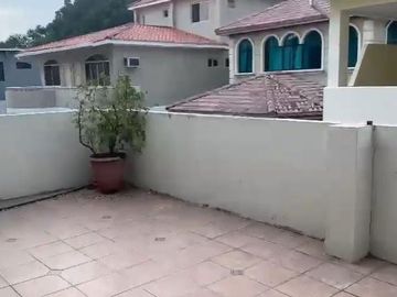 OPORTUNIDAD CASA RENTERA DE 2 DEPARTAMENTOS
