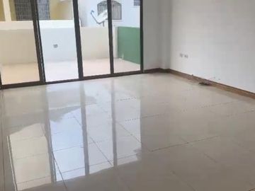 OPORTUNIDAD CASA RENTERA DE 2 DEPARTAMENTOS
