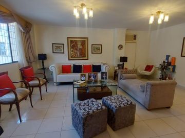 OPORTUNIDAD CASA RENTERA DE 2 DEPARTAMENTOS