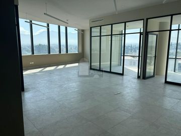Oficina en venta o renta en Col. República, Plaza Distrito V
