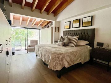 CASA EN VENTA EN LOMAS DE LAS ÁGUILAS CALLE CERRADA