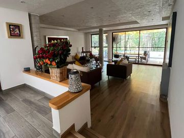 CASA EN VENTA EN LOMAS DE LAS ÁGUILAS CALLE CERRADA