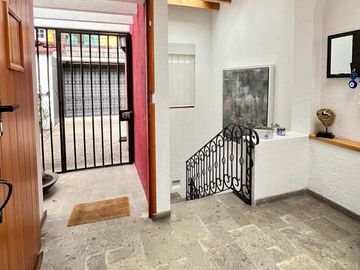CASA EN VENTA EN LOMAS DE LAS ÁGUILAS CALLE CERRADA