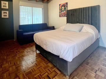 CASA EN VENTA EN LOMAS DE LAS ÁGUILAS CALLE CERRADA