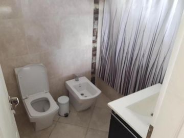 Casa en venta . 2 Dormitorios 1 Baño - Cochera - 260Mts2 - Lisandro Olmos