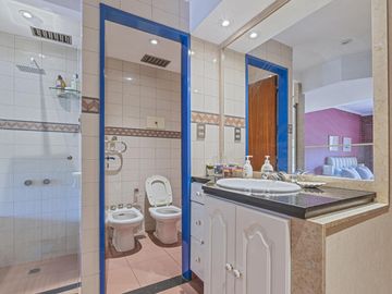 CASA - VENTA - 4 AMB - JARDIN - PISCINA - PARRILLA - COCHERAS - VILLA DEL PARQUE