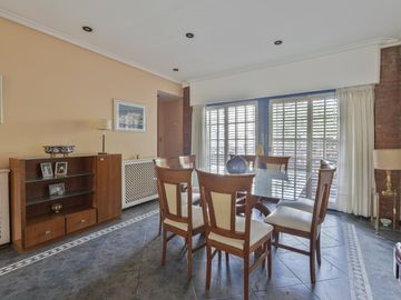 CASA - VENTA - 4 AMB - JARDIN - PISCINA - PARRILLA - COCHERAS - VILLA DEL PARQUE