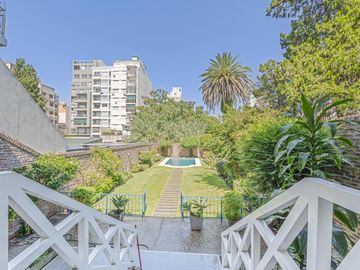 CASA - VENTA - 4 AMB - JARDIN - PISCINA - PARRILLA - COCHERAS - VILLA DEL PARQUE