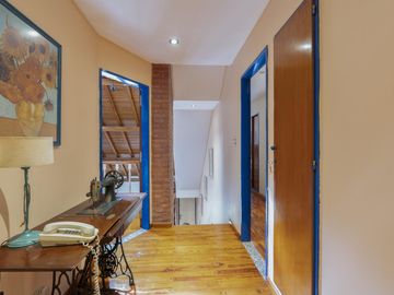 CASA - VENTA - 4 AMB - JARDIN - PISCINA - PARRILLA - COCHERAS - VILLA DEL PARQUE