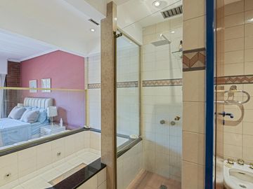 CASA - VENTA - 4 AMB - JARDIN - PISCINA - PARRILLA - COCHERAS - VILLA DEL PARQUE
