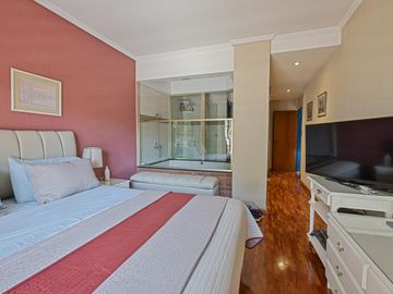 CASA - VENTA - 4 AMB - JARDIN - PISCINA - PARRILLA - COCHERAS - VILLA DEL PARQUE