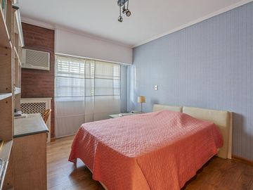 CASA - VENTA - 4 AMB - JARDIN - PISCINA - PARRILLA - COCHERAS - VILLA DEL PARQUE