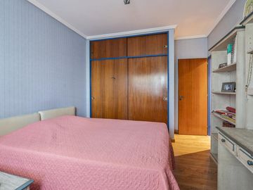 CASA - VENTA - 4 AMB - JARDIN - PISCINA - PARRILLA - COCHERAS - VILLA DEL PARQUE