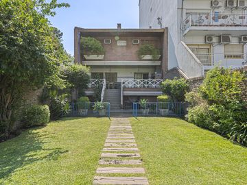 CASA - VENTA - 4 AMB - JARDIN - PISCINA - PARRILLA - COCHERAS - VILLA DEL PARQUE